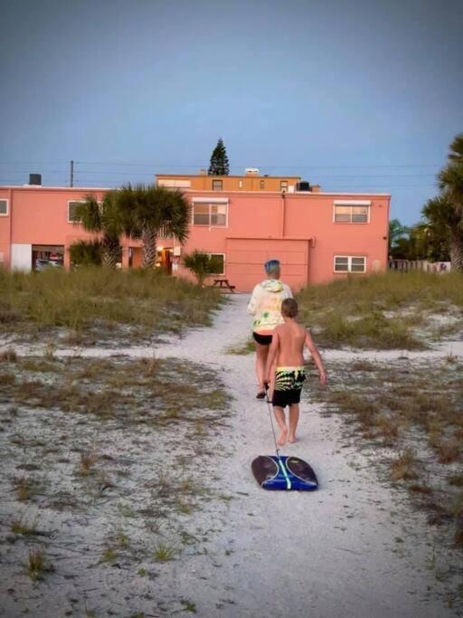 Beachfront Condo On Quiet Treasure Island- 1 Bed St. Pete Beach Kültér fotó