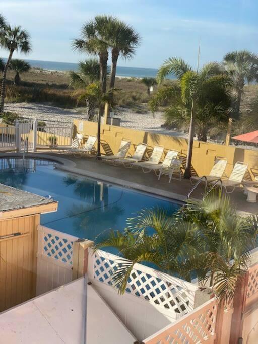 Beachfront Condo On Quiet Treasure Island- 1 Bed St. Pete Beach Kültér fotó
