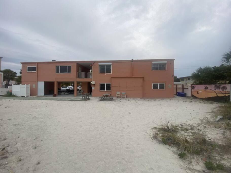 Beachfront Condo On Quiet Treasure Island- 1 Bed St. Pete Beach Kültér fotó