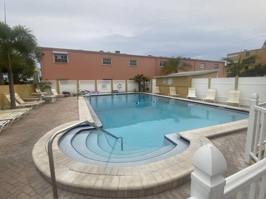 Beachfront Condo On Quiet Treasure Island- 1 Bed St. Pete Beach Kültér fotó