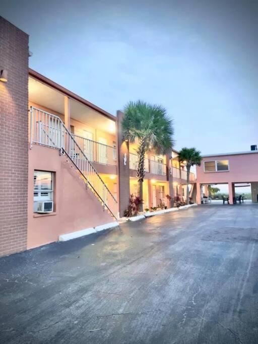 Beachfront Condo On Quiet Treasure Island- 1 Bed St. Pete Beach Kültér fotó